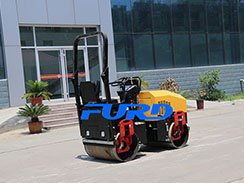 抓住特色打通渠道，全液壓小型壓路機廠家順利發(fā)展