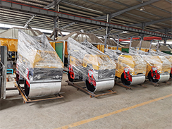 外貿(mào)出口澳大利亞的壓路機、工程照明車包裝發(fā)貨